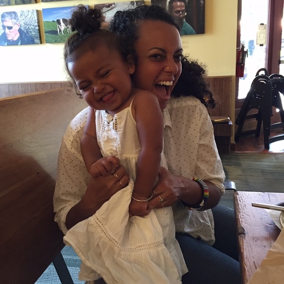 Meet your Posher, Emanne - Picture 1 of 1